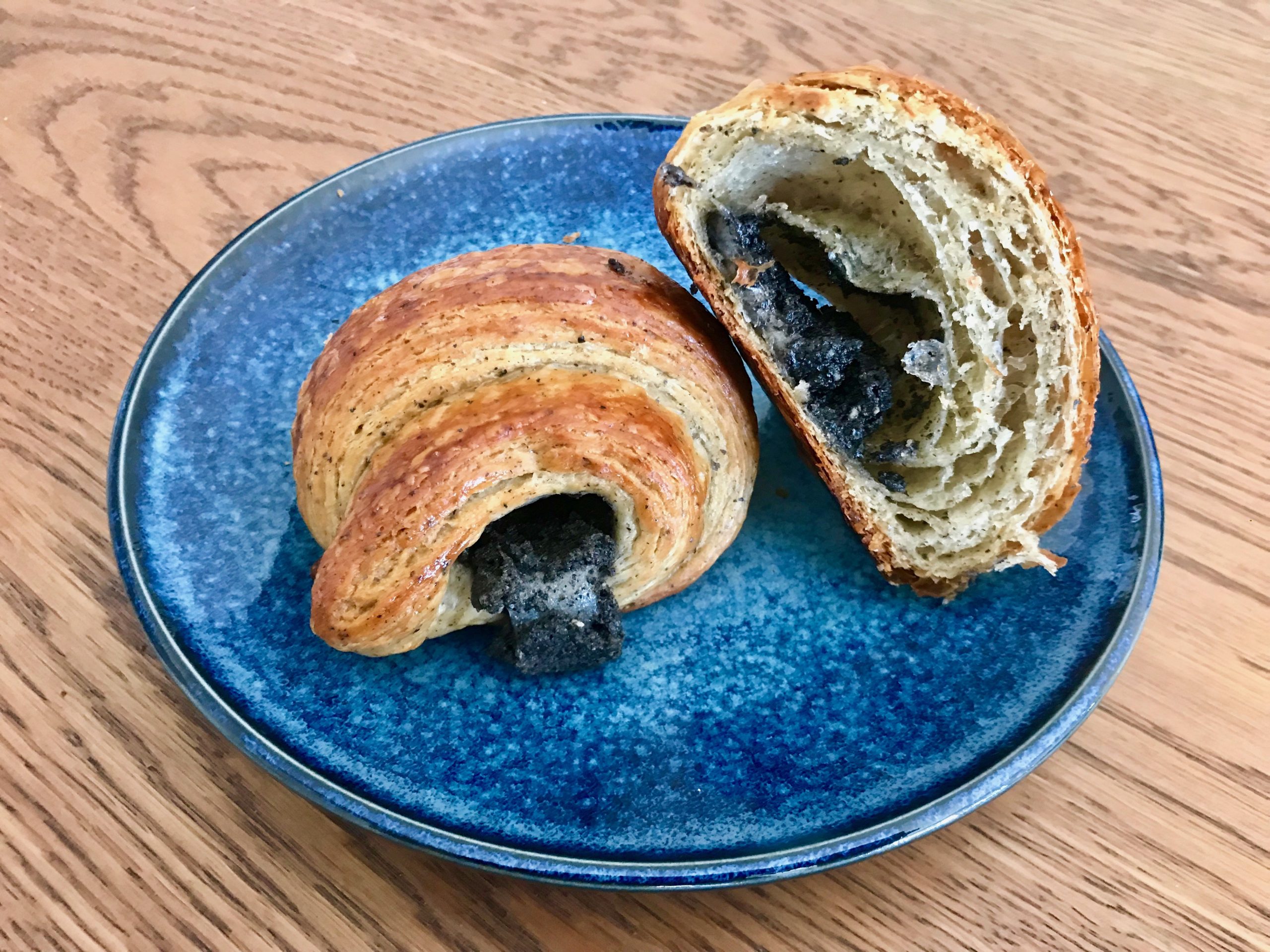 Sesame Croissants with Sesame & Mochi fillings (2021/01/21-1/23)