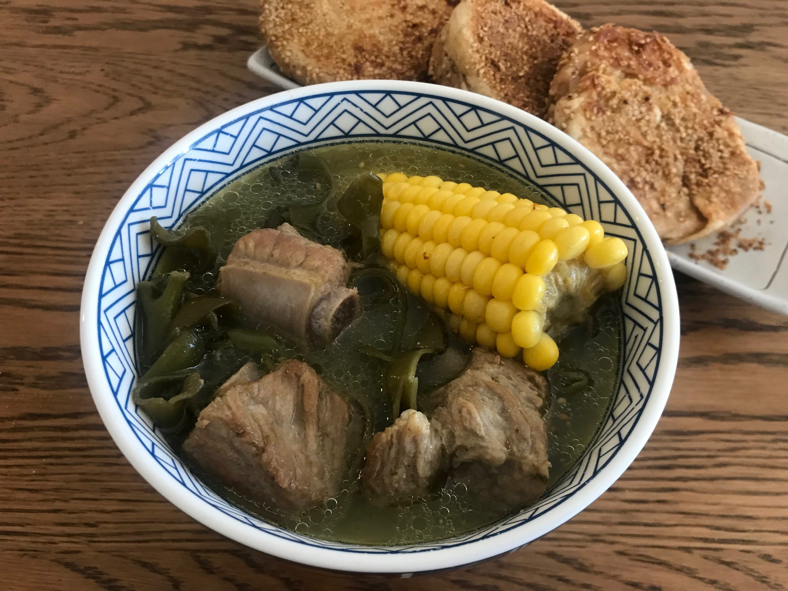玉米海帶排骨湯 | Short-rib soup with corn & seaweed
